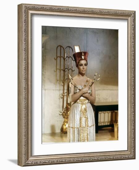 Cleopatra 1963 Directed by Joseph L. Mankiewicz Elizabeth Taylor-null-Framed Photo