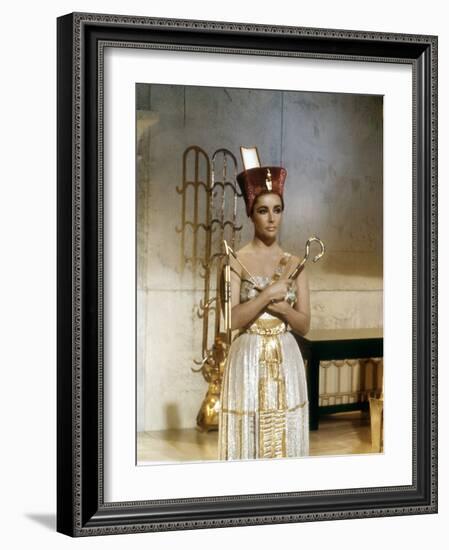 Cleopatra 1963 Directed by Joseph L. Mankiewicz Elizabeth Taylor-null-Framed Photo