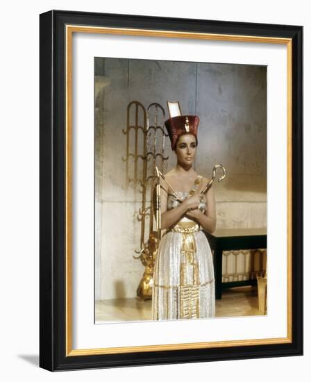 Cleopatra 1963 Directed by Joseph L. Mankiewicz Elizabeth Taylor-null-Framed Photo