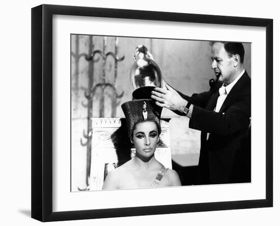 CLEOPATRA, 1963 directed by JOSEPH L. MANKIEWICZ on the set, Joseph L. Mankiewicz and Elizabeth Tay-null-Framed Photo