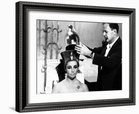 CLEOPATRA, 1963 directed by JOSEPH L. MANKIEWICZ on the set, Joseph L. Mankiewicz and Elizabeth Tay-null-Framed Photo