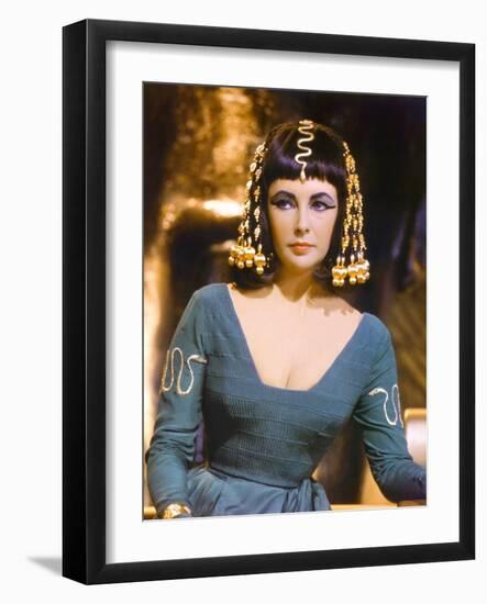 Cleopatra by Joseph L. Mankiewicz with Elizabeth Taylor, 1963-null-Framed Photo