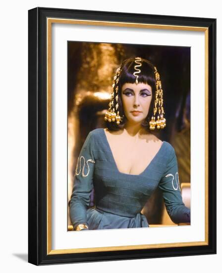 Cleopatra by Joseph L. Mankiewicz with Elizabeth Taylor, 1963-null-Framed Photo