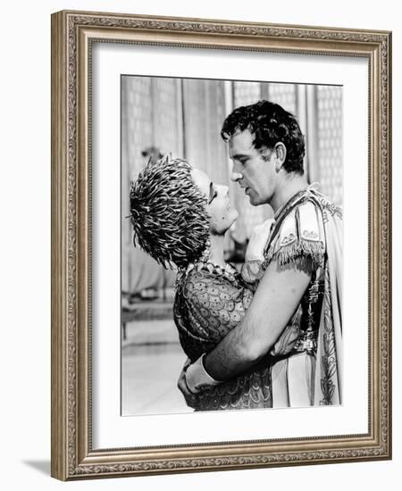 Cleopatra, Elizabeth Taylor, Richard Burton, 1963-null-Framed Photo