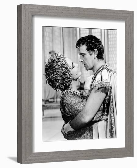 Cleopatra, Elizabeth Taylor, Richard Burton, 1963-null-Framed Photo