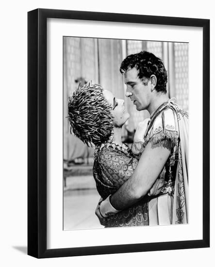 Cleopatra, Elizabeth Taylor, Richard Burton, 1963-null-Framed Photo