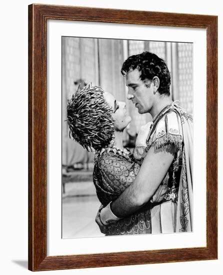 Cleopatra, Elizabeth Taylor, Richard Burton, 1963-null-Framed Photo