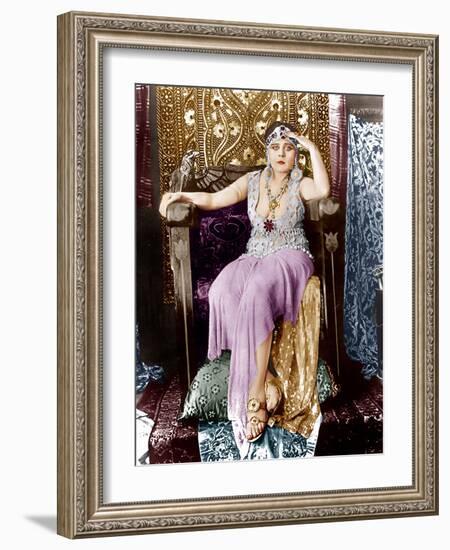 Cleopatra, Theda Bara, 1917-null-Framed Photo