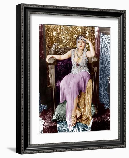 Cleopatra, Theda Bara, 1917-null-Framed Photo
