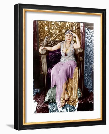 Cleopatra, Theda Bara, 1917-null-Framed Photo