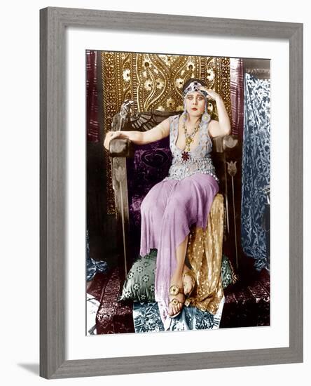 Cleopatra, Theda Bara, 1917-null-Framed Photo