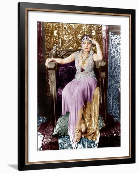 Cleopatra, Theda Bara, 1917-null-Framed Photo