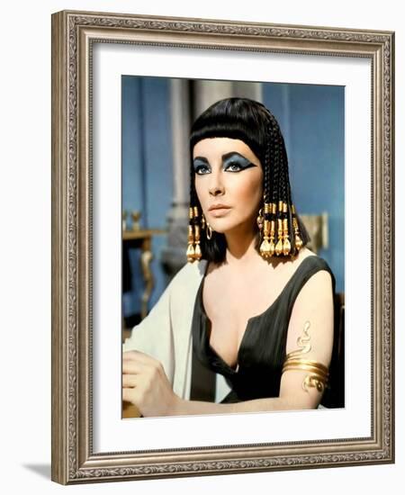 Cleopatre by Joseph L. Mankiewicz with Elizabeth Taylor, 1963 (photo)-null-Framed Photo