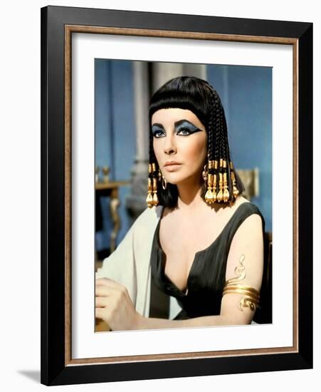 Cleopatre by Joseph L. Mankiewicz with Elizabeth Taylor, 1963 (photo)-null-Framed Photo