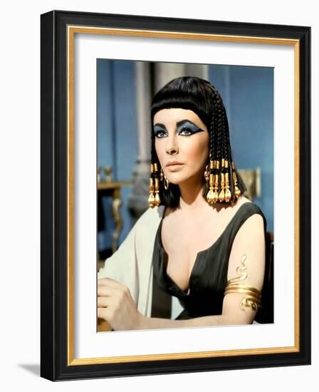 Cleopatre by Joseph L. Mankiewicz with Elizabeth Taylor, 1963 (photo)-null-Framed Photo