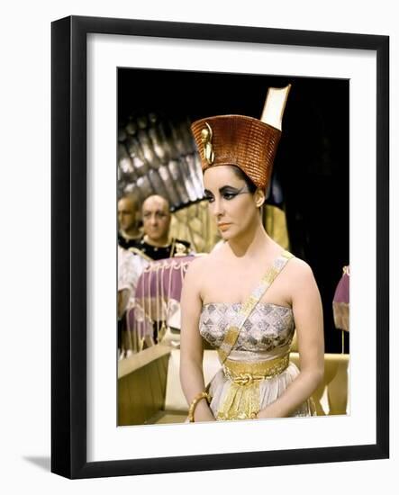 Cleopatre Cleopatra by Joseph L. Mankiewicz with Elizabeth Taylor, 1963 (photo)-null-Framed Photo