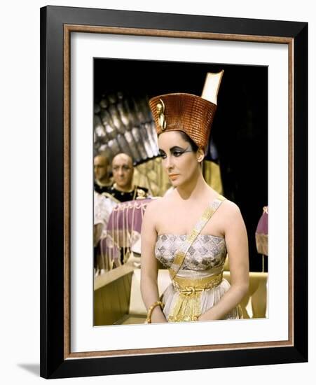 Cleopatre Cleopatra by Joseph L. Mankiewicz with Elizabeth Taylor, 1963 (photo)-null-Framed Photo