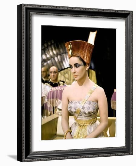 Cleopatre Cleopatra by Joseph L. Mankiewicz with Elizabeth Taylor, 1963 (photo)-null-Framed Photo