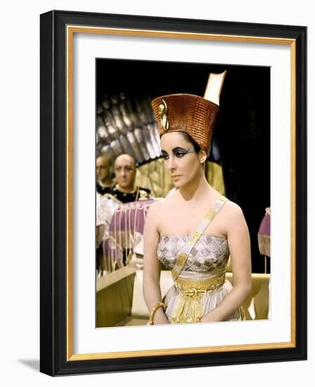 Cleopatre Cleopatra by Joseph L. Mankiewicz with Elizabeth Taylor, 1963 (photo)-null-Framed Photo