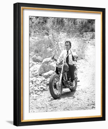 Clint Eastwood - The Gauntlet-null-Framed Photo