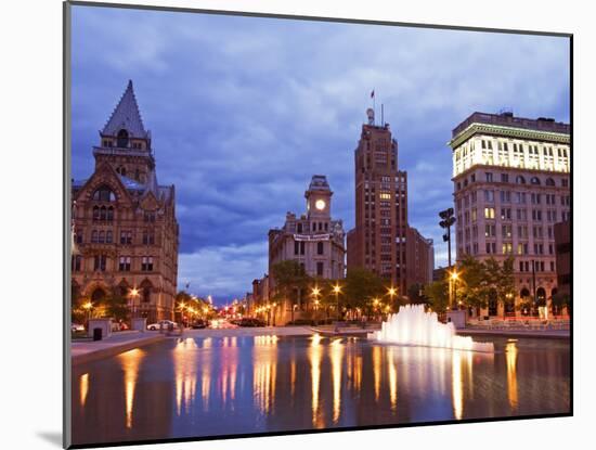 Clinton Square, Syracuse, New York State, United States of America, North America-Richard Cummins-Mounted Photographic Print