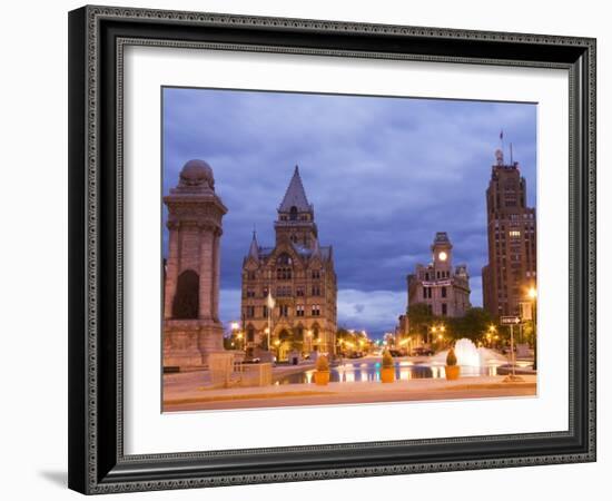 Clinton Square, Syracuse, New York State, United States of America, North America-Richard Cummins-Framed Photographic Print