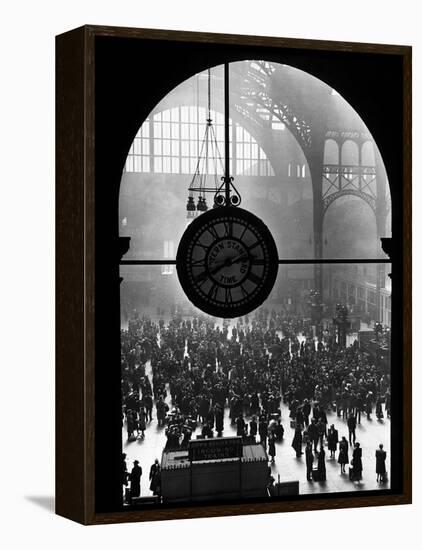 Clock in Pennsylvania Station-Alfred Eisenstaedt-Framed Premier Image Canvas