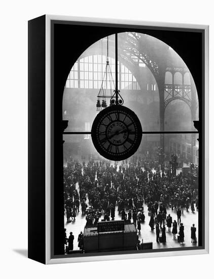 Clock in Pennsylvania Station-Alfred Eisenstaedt-Framed Premier Image Canvas