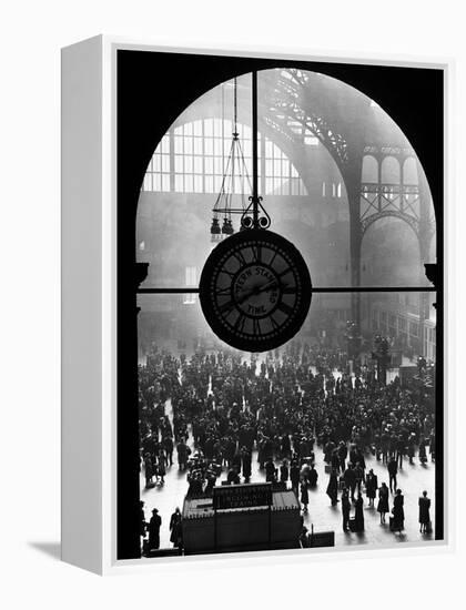 Clock in Pennsylvania Station-Alfred Eisenstaedt-Framed Premier Image Canvas