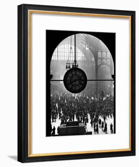 Clock in Pennsylvania Station-Alfred Eisenstaedt-Framed Premium Photographic Print
