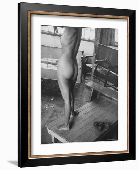 Close Up of Female Nude Model in Life Drawing Class at the Skowhegan School of the Arts-Gjon Mili-Framed Photographic Print