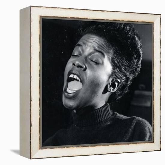 Close Up of Singer Sarah Vaughn Performing-Gjon Mili-Framed Premier Image Canvas