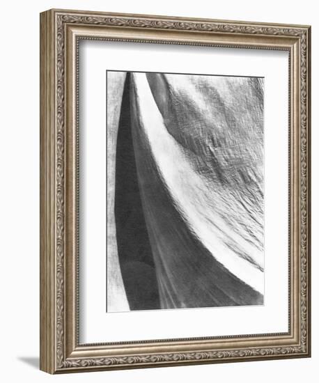 Cloth, Mexico, 1924-Tina Modotti-Framed Giclee Print