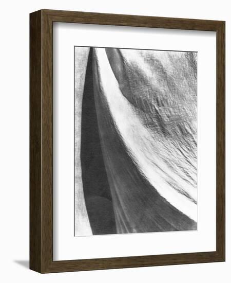 Cloth, Mexico, 1924-Tina Modotti-Framed Giclee Print