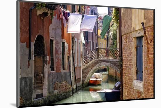 Clothes lines, Venice, UNESCO World Heritage Site, Veneto, Italy, Europe-Hans-Peter Merten-Mounted Premium Photographic Print