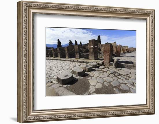 Cobbled Street Stepping Stones, Roman Ruins of Pompeii, UNESCO World Heritage Site, Campania, Italy-Eleanor Scriven-Framed Photographic Print