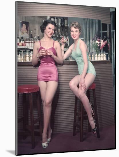 Cocktail Girls 1950s-Charles Woof-Mounted Photographic Print