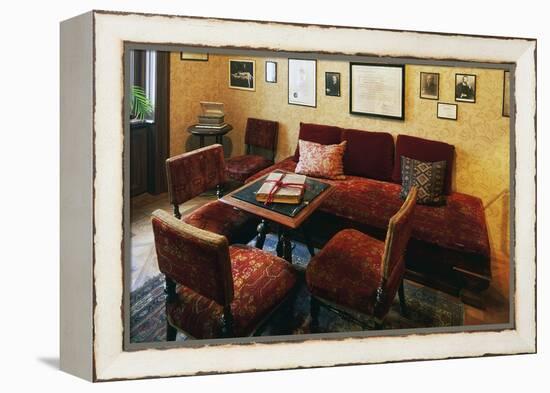Coffee Table with Chairs and Sofa in House-Museum of Sigmund Freud (1856-1939), Vienna, Austria-null-Framed Premier Image Canvas