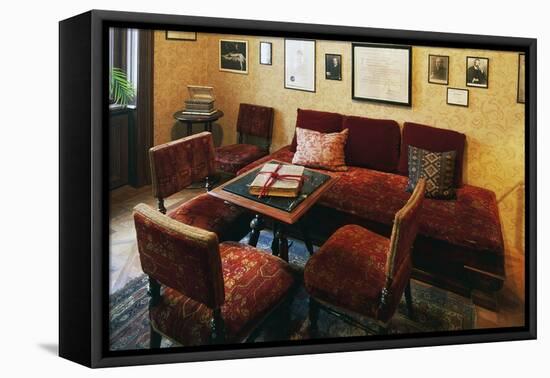 Coffee Table with Chairs and Sofa in House-Museum of Sigmund Freud (1856-1939), Vienna, Austria-null-Framed Premier Image Canvas