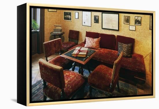 Coffee Table with Chairs and Sofa in House-Museum of Sigmund Freud (1856-1939), Vienna, Austria-null-Framed Premier Image Canvas