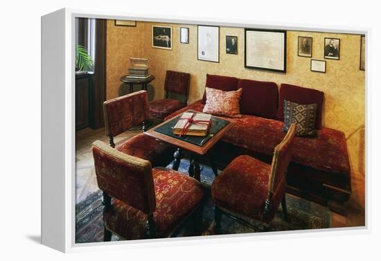 Coffee Table with Chairs and Sofa in House-Museum of Sigmund Freud (1856-1939), Vienna, Austria-null-Framed Premier Image Canvas