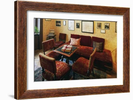 Coffee Table with Chairs and Sofa in House-Museum of Sigmund Freud (1856-1939), Vienna, Austria-null-Framed Giclee Print