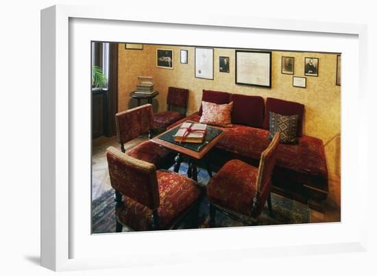 Coffee Table with Chairs and Sofa in House-Museum of Sigmund Freud (1856-1939), Vienna, Austria-null-Framed Giclee Print