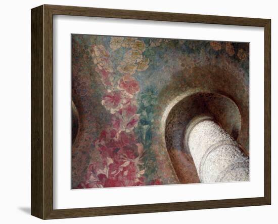 Columna Y Decoración Floral En El Techo del Vestíbulo, La Pedrera, "Casa Milà" Barcelona-Antoni Gaud?-Framed Photographic Print