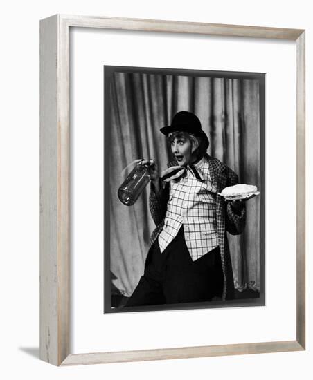 Comedienne Lucille Ball Clowns During TV Episode of "I Love Lucy"-Loomis Dean-Framed Premium Photographic Print