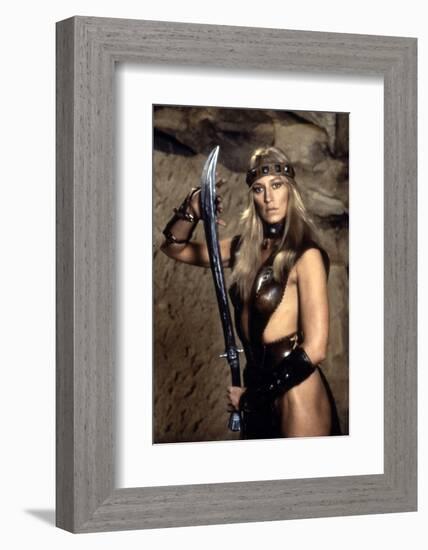 Conan le barbare Conan the Barbarian by John Milius with Sandahl Bergman, 1982 (photo)-null-Framed Photo