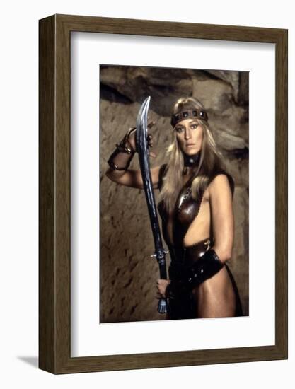 Conan le barbare Conan the Barbarian by John Milius with Sandahl Bergman, 1982 (photo)-null-Framed Photo