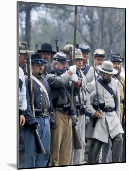 Confederate Infantry Preparing to Attack, Shiloh Battlefield, Tennessee-null-Mounted Photographic Print