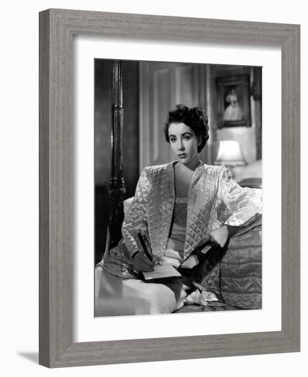 CONSPIRATOR, 1949 directed by VICTOR SAVILLE Elizabeth Taylor (b/w photo)-null-Framed Photo