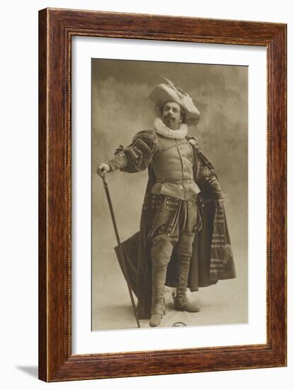 Constant Coquelin en Cyrano, en pied-Paul Nadar-Framed Giclee Print